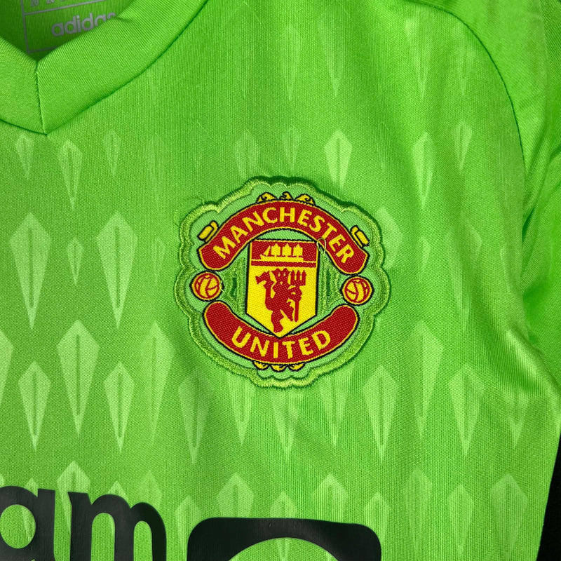 MANCHESTER UNITED GOALKEEPER I 23/24 KIDS SET