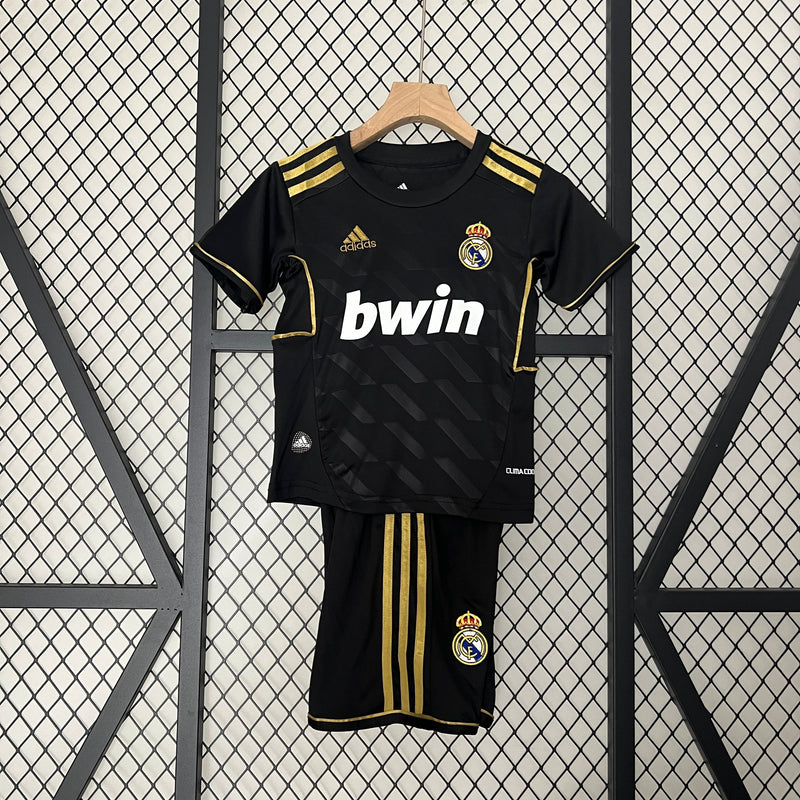 REAL MADRID II JERSEY 11/12 KIDS SET (RETRO)